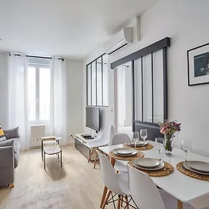 Apartment Center Of By Prestige, Paris
